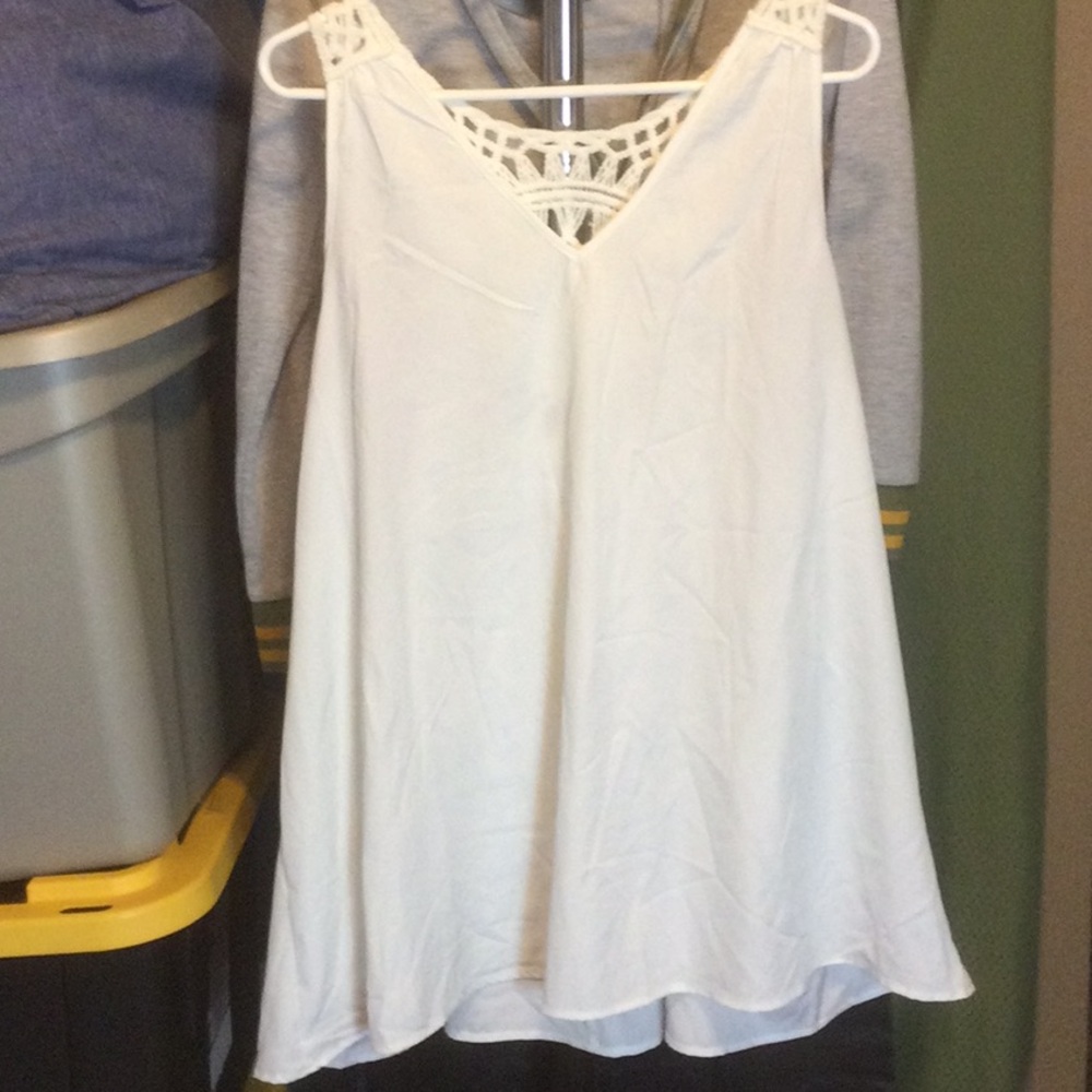 White Lace Detail Women's Top or cover 3-4x